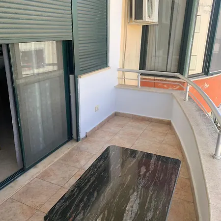 Eri Apartament Apartamento *